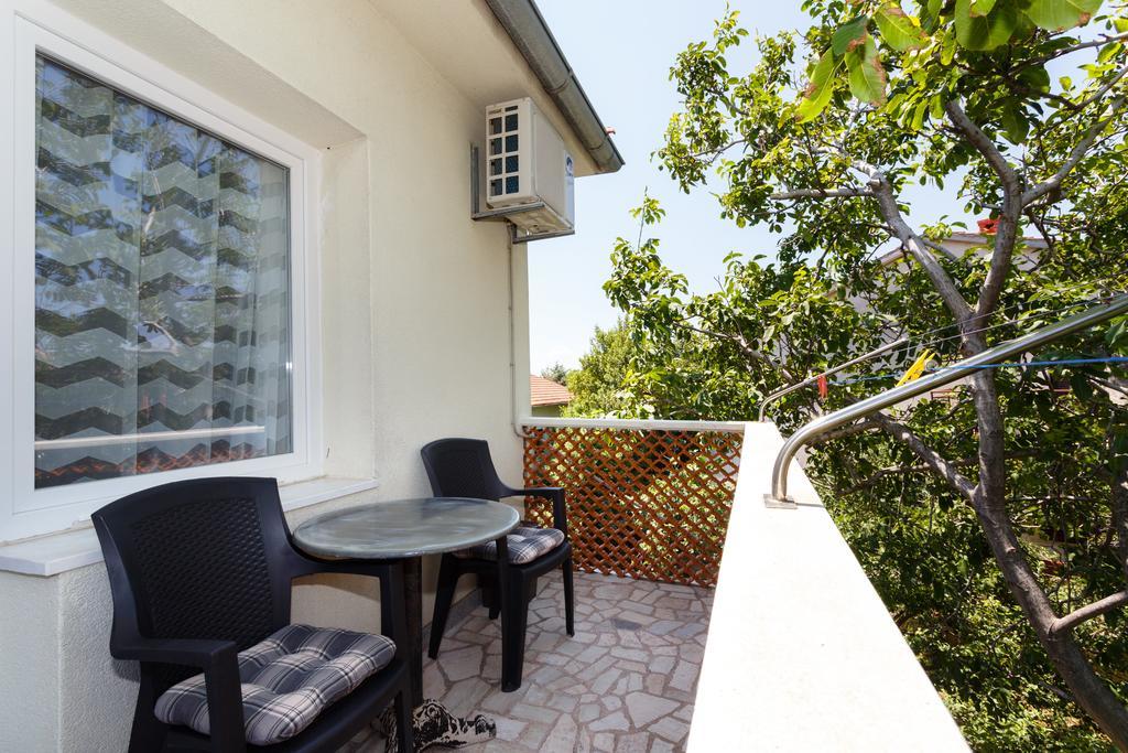 Apartments D คิร์ก ภายนอก รูปภาพ